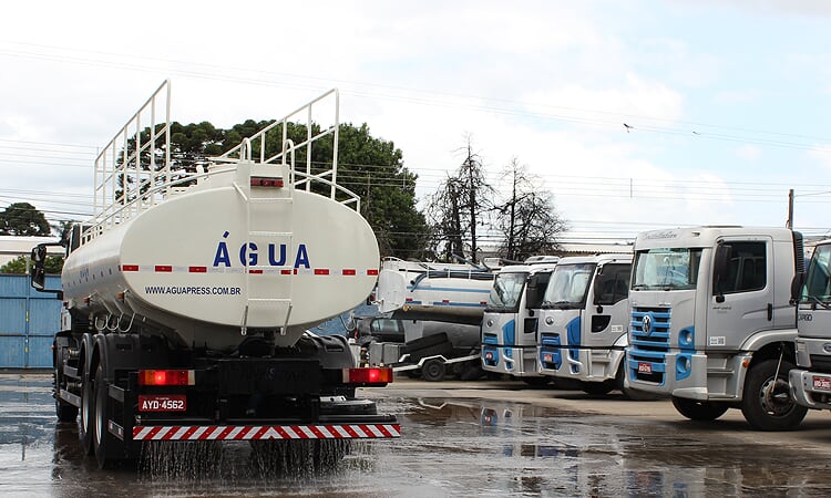 Caminhão Pipa em Curitiba & Maringá | Transporte de água potável